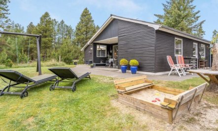 'Bjarka' - 2.9km from the sea 4