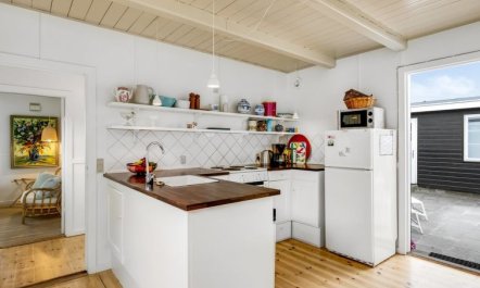 'Jamie' - 200m from the sea 5