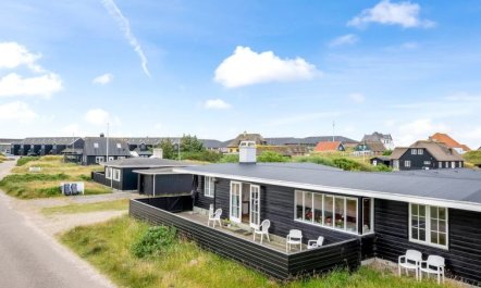 'Jamie' - 200m from the sea 1