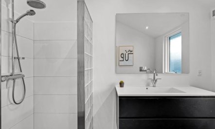 'Carlie' - 250m to the fjord 7