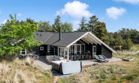 'Jeldrik' - 1.5km from the sea