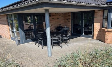 'Elsi' - 1.3km from the sea