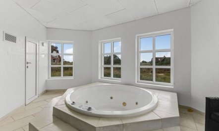 'Axeline' - 300m from the sea 5