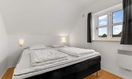 'Axeline' - 300m from the sea 4