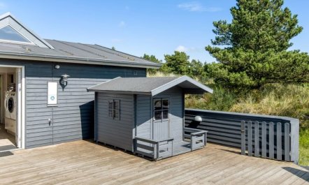 'Omar' - 1.0km from the sea 2