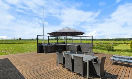 'Ung' - 460m from the sea 7