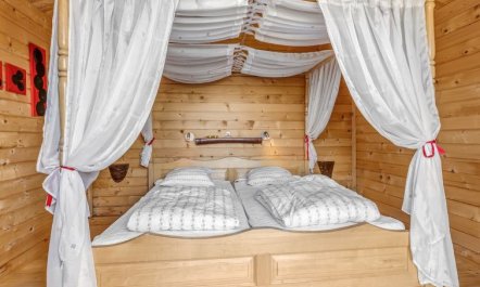 'Adrienne' - 35km from the sea 2