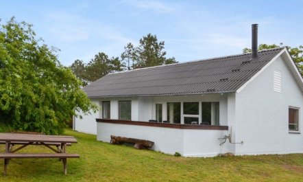 'Sylvie' - 1.5km from the sea