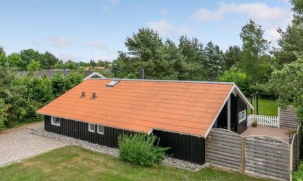 'Hithin' - 800m from the sea