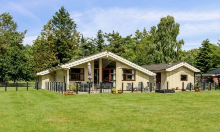 'Arvi' - 30km from the sea