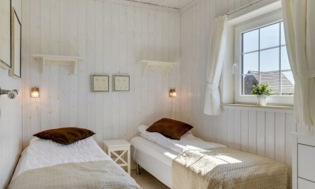 'Emelita' - 900m from the sea 1