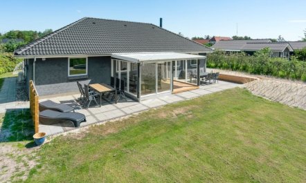 'Sunna' - 500m from the sea