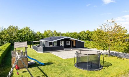 'Helmtrud' - 700m from the sea