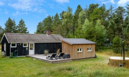 'Thekla' - 3km from the sea 4