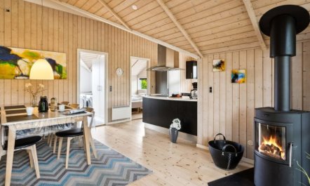 'Siggi' - 800m from the sea 6