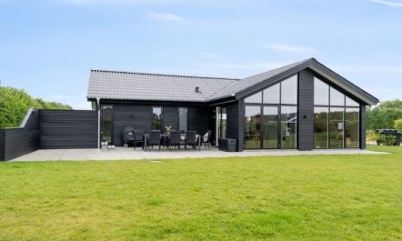 'Danika' - 650m from the sea