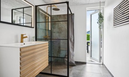 'Danika' - 650m from the sea 5