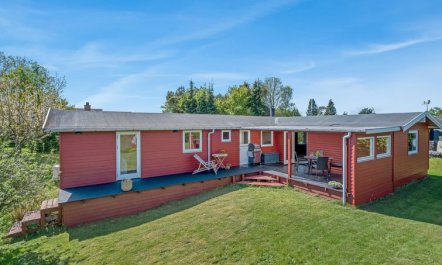 'Oona' - 700m from the sea