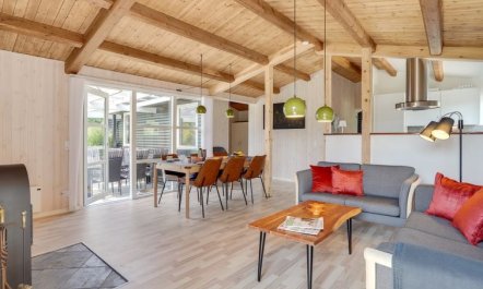 'Westman' - 200m from the sea 2