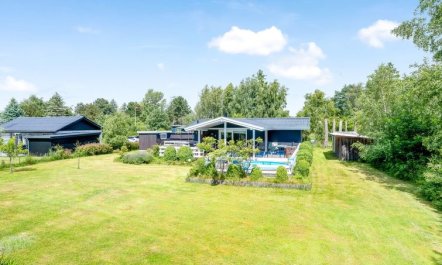 'Asmine' - 670m from the sea