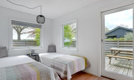 'Francis' - 300m from the sea 7