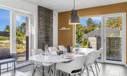 'Hunding' - 2.5km from the sea