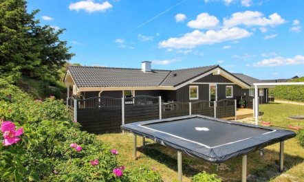 'Sirka' - 200m from the sea