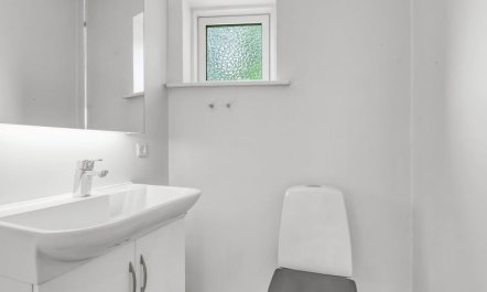 'Henkil' - 175m from the sea 7