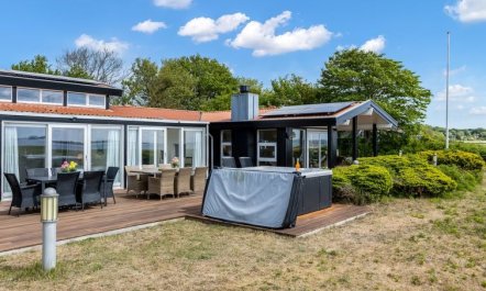 'Xaverius' - 30m from the sea 6