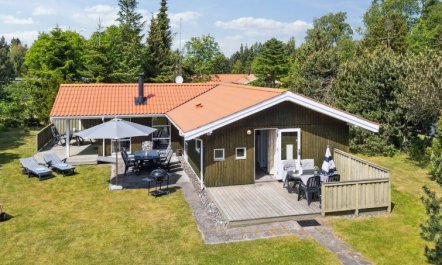 'Eini' - 500m from the sea