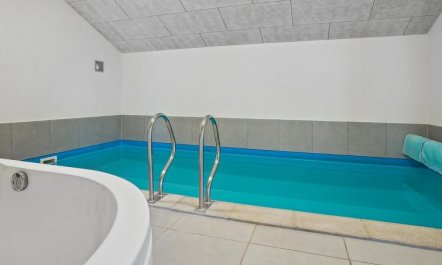 'Tenaya' - 200m from the sea 7