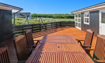 'Allis' - 400m from the sea 7