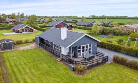 'Elvina' - 200m from the sea