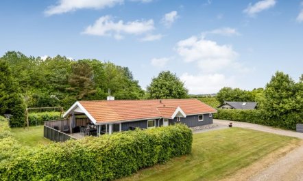 'Irlin' - 850m from the sea