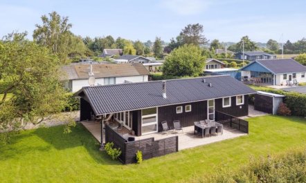 'Volmer' - 700m from the sea