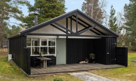 'Elfride' - 200m from the sea