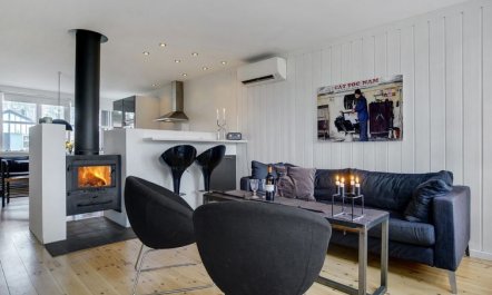 'Elfride' - 200m from the sea 2