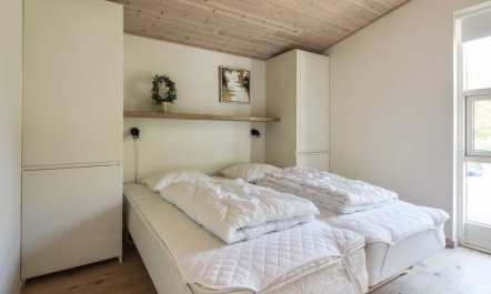 'Elicia' - 950m from the sea 4