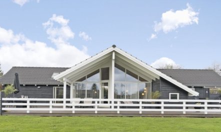 'Hansa' - 900m from the sea