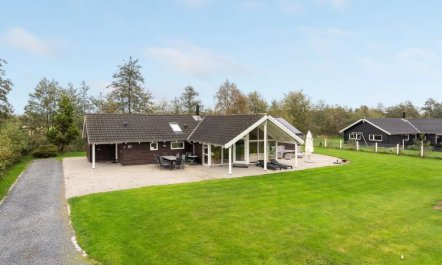 'Enid' - 700m from the sea