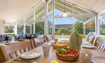 'Enid' - 700m from the sea 1