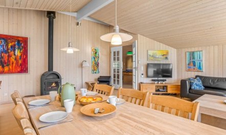 'Enid' - 700m from the sea 5