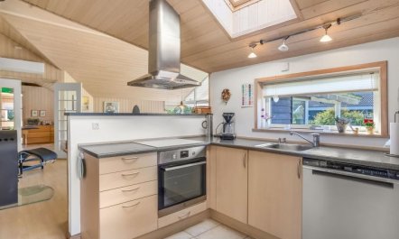 'Enid' - 700m from the sea 6