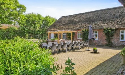 'Tilla' - 600m from the sea