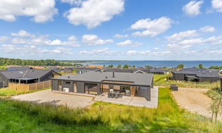 'Heidie' - 600m from the sea