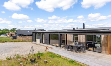 'Heidie' - 600m from the sea 2