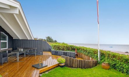 'Holmwith' - 50m from the sea 1