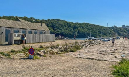 'Kate' - 300m from the sea 5