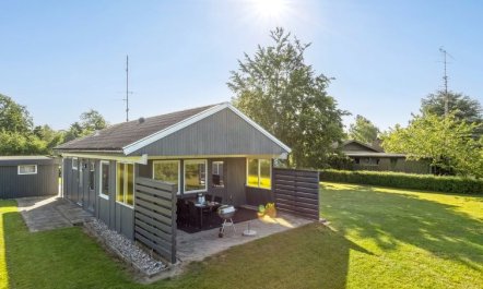 'Davida' - 400m from the sea