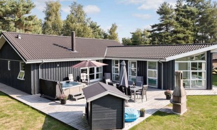 'Toa' - 600m from the sea 4